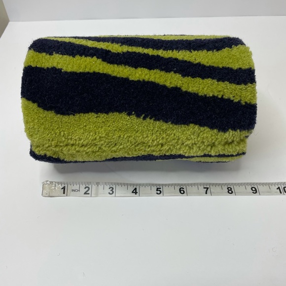 Ugly Rugly Tufted Vase Wool Carpet Green Black Funky Groovy Flowers Handmade - Picture 9 of 11